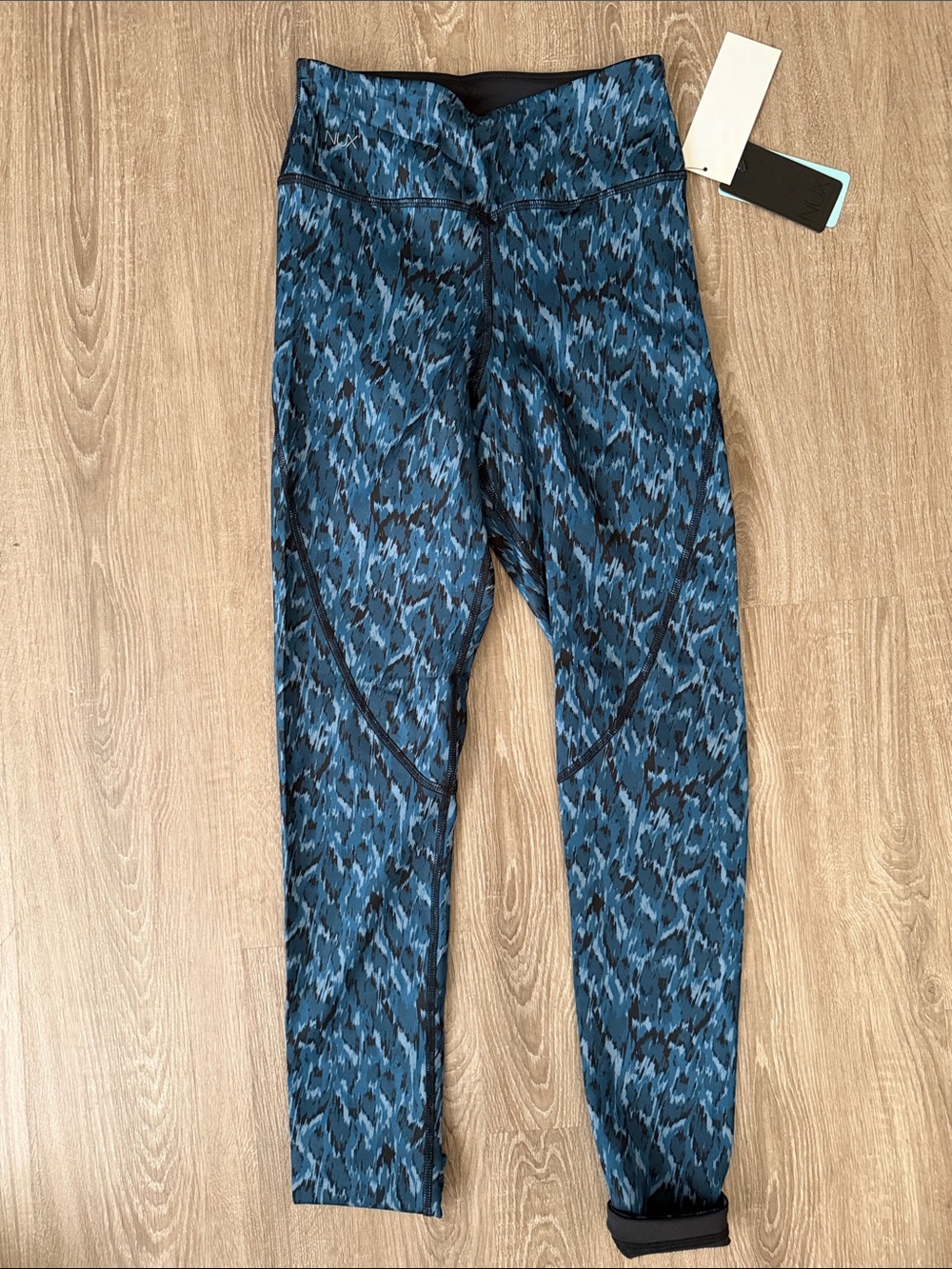 NUX Women’s Blue Patterned reversible High-Waist leggings